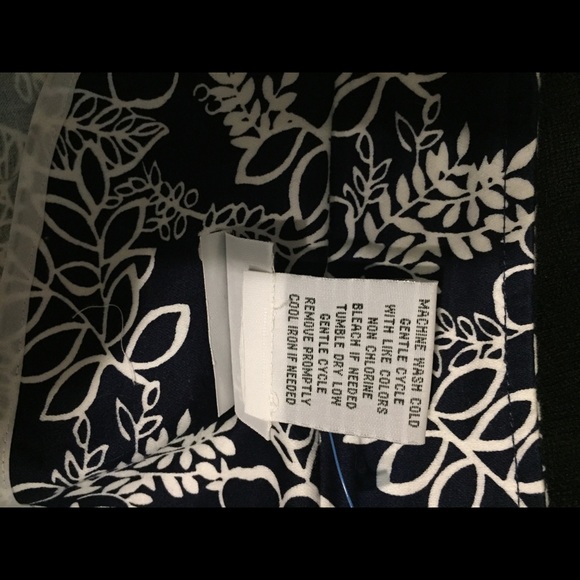 5/$25🔅Bonworth Navy/White Floral Zip-Up Jacket - Picture 4 of 5